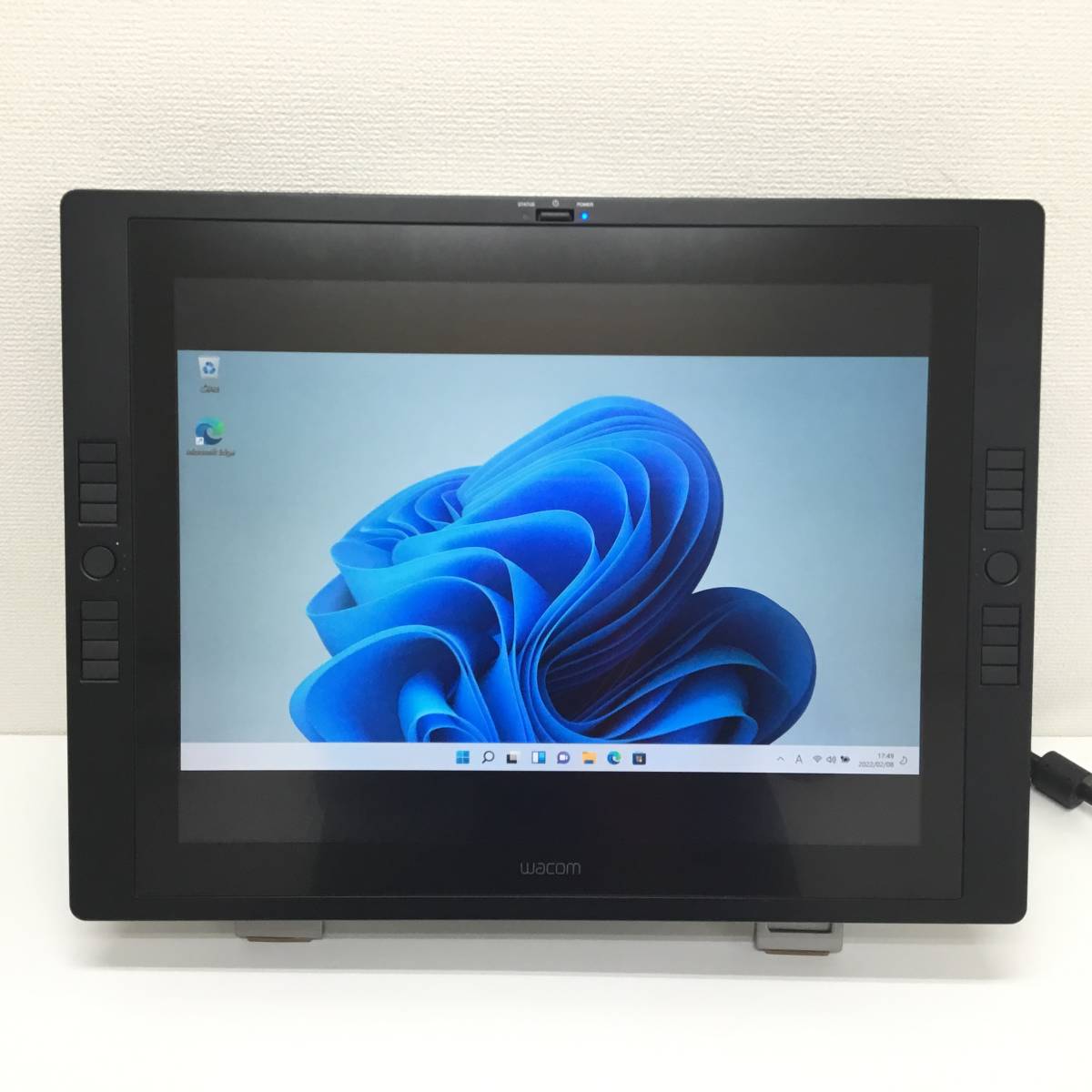 Wacom 液晶タブレット 大画面21.3インチ 画面にダイレクトに、ペンで描く Cintiq21UX DTK-2100/K0(中 
