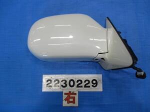 ◇100系 ハイエースワゴン 最終型 GF-RZH101G 右サイドミラー NO.270338 【個人宅送料別途加算・Sサイズ】