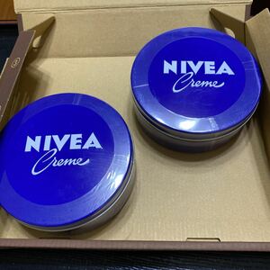 Nivea クリーム　ドイツ製　ニベアクリーム 特大　400g 青缶　1個です。