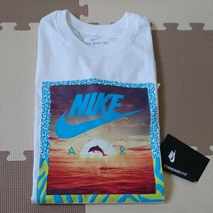 未使用品 NIKE Tシャツ M