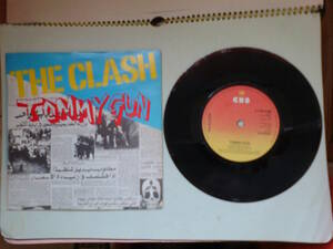 Clash：Tommy Gun / 1,2 Crush On You ; UK Columbia 7 inch 45 with Picture Sleeve // S CBS 6788
