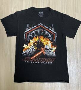 スターウォーズ『フォースの覚醒』Tシャツ(STAR WARS THE FORCE AWAKENS) M〜Lサイズ　相当ブラック黒 古着アメカジメンズファッション映画