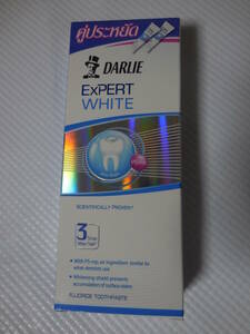 驚愕！！ ホワイトニング歯磨き粉　2個セット　DARLIE ダーリー EXPERT WHITE １２０ｇ　３日で効果が…