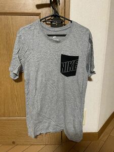 人気！NIKE(ナイキ)ロゴデザイン　ポケットTシャツ
