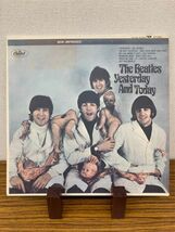 The Beatles ザ・ビートルズ レコード YESTERDAY AND TODAY US盤 ブッチャー・カバー 国内盤 トランク・カバー 2枚セット_画像1