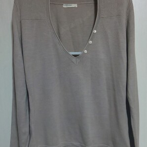 Vネックセーター