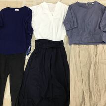 O-15 0309 春 夏服 50枚セット レディース トップス ボトムス ワンピース 福袋 まとめ売り まとめて 大量洋服 業販 サイズ色々_画像1