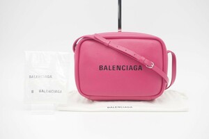 ☆ Reliable store exhibition ☆ AB rank ≪BALENCIAGA Balenciaga / Shoulder bag≫ 489812 Everyday camera bag S Pink Black Good Condition, teeth, Balenciaga, Bag, bag
