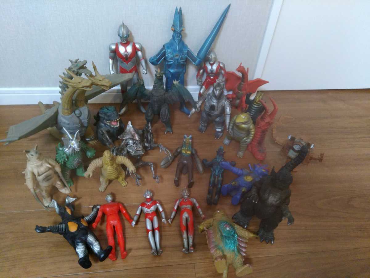 ヤフオク! -「ゴジラ キングギドラ」(ウルトラマン) (特撮)の落札相場 ...