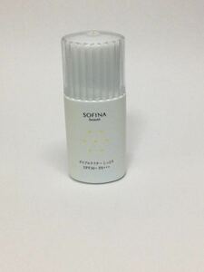 ソフィーナ　ボーテ　日中用美容液　しっとりc SPF50+ PA+++ 32ml