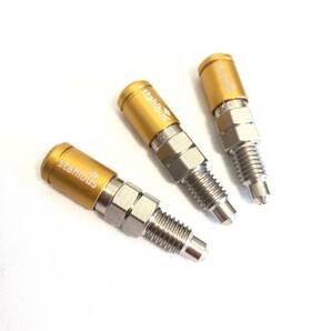 STAHLBUS ワンウェイバルブ内臓ブリーダーボルト　M7x1,0x16mm (3個セット・ダストキャップ付）スズキ　GSX-R 750、V-Strom 1050等用