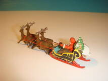 ミニチュアサイズ　トナカイのソリに乗ったクリスマスサンタさん　アンチモニー製_画像3