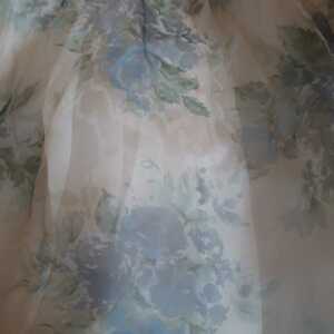  Dazzlin rose pattern skirt ivory × sax Dazzlin
