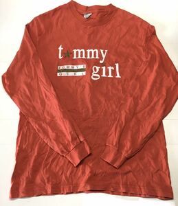 【アメリカ合衆国インポート物古着】tommy girl 長袖Tシャツ（サイズ不明…実測値からLサイズ相当・淡い赤／暗めの朱色 ）