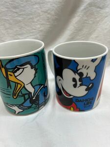 マグカップ　ディズニーミッキーマウス　ミニー&ミッキーマウスドナルドの絵柄のマグカップ2つセット