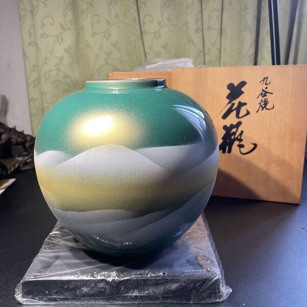 精品!九谷焼花瓶、九谷加賀、非常に良い状態なものだと思う。九谷正峰
