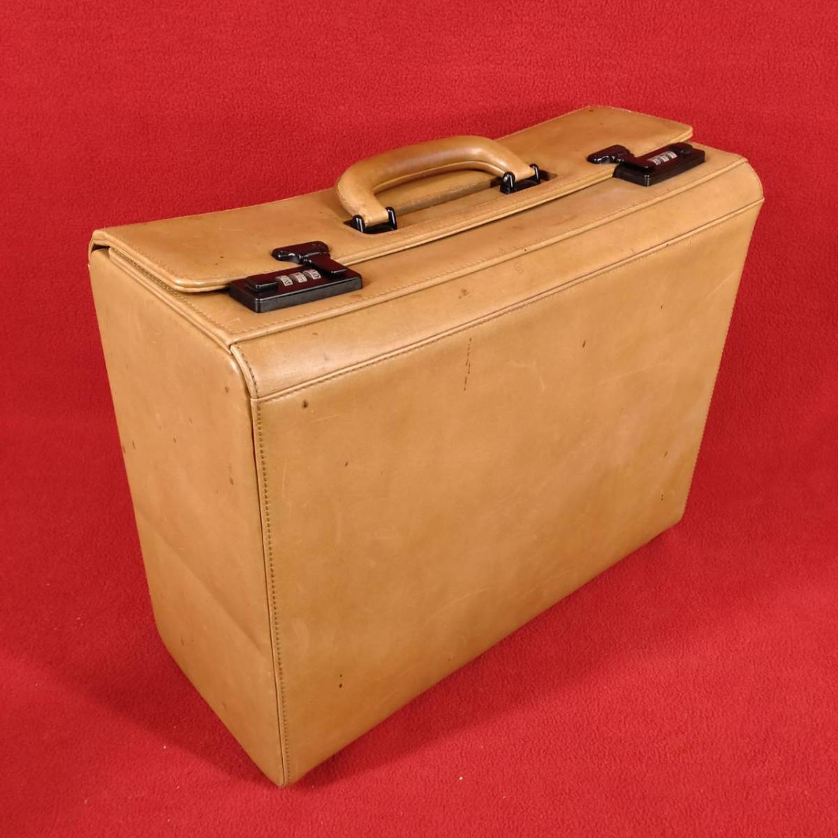 ヤフオク! -「革トランク」(バッグ、スーツケース) の落札相場・落札価格