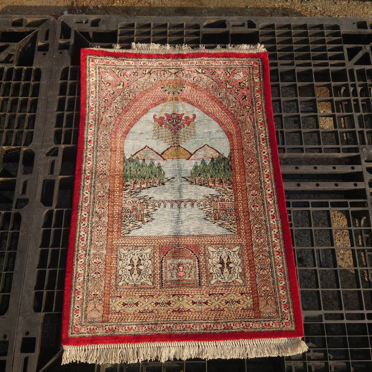 ヤフオク! -ペルシャ絨毯 クム産の中古品・新品・未使用品一覧