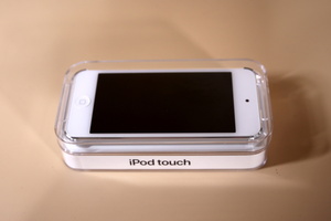 Apple iPod touch 128GB シルバー 第７世代 2021年購入・使用時間少ない美品