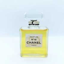 【訳あり】　未開栓　シャネル　「19番」　パルファム　56ml　香水　CHANEL No.19 PARFUM / Extrait 2 fl.oz jumbo size_画像2