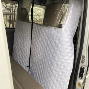 車内断熱間切りカーテン 上部窓式 軽自動車