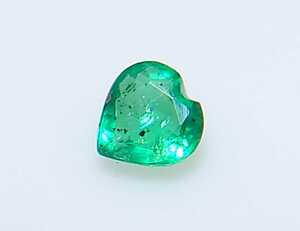 Чрезвычайно редко! Emerald 0,14CT Heart Ruth (LA-5301)