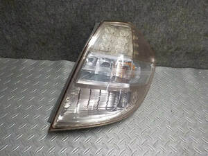 【送料込】 H22年 フィット DBA-GE8 右テールランプ ＬＥＤ STANLEY P9882 [ZNo:04002553] 71701