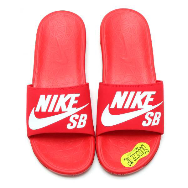 新品未使用 NIKE BENASSI ベナッシ サンダル レッド 26.0 Amazon | Nike メンズ ウォーターシューズ US サイズ: womens 8