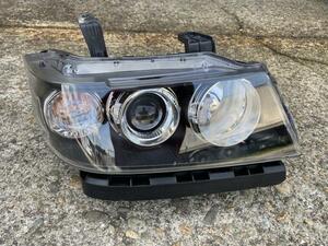 2009年式　ゼスト CBA-JE2 右ヘッドランプ　HID