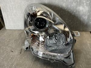 2010年式　パッソ DBA-NGC30 右ヘッドランプ　HID