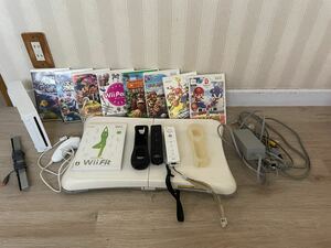Wii 本体とソフト9点、まとめ売り