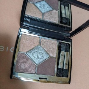 Dior サンククルール アイシャドウ ディオール 739 ハウスオブドリームス