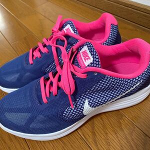 NIKE スニーカー