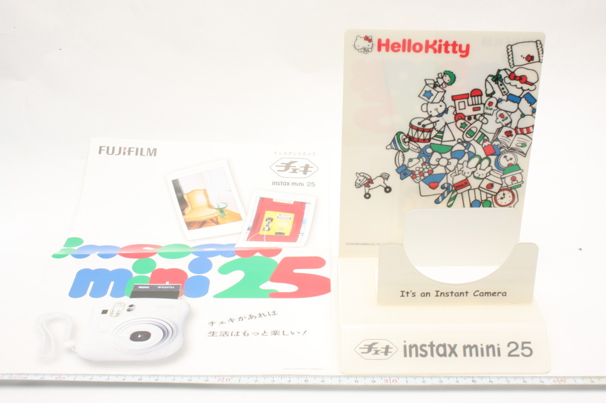 富士フイルム instax mini チェキ ハローキティ オークション比較