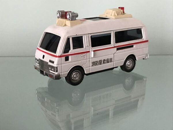 送料無料 古い 日産 キャラバン 救急車 ミニカー ダイヤペット ヨネザワ YONEZAWA DIAPET NISSAN CARAVAN AMBULANCE