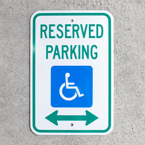 看板 ロードサイン Reserved Parking 障害者用駐車場 高さ46×幅30.5cm 障害者用駐車場 アルミニウム 反射タイプ 標識 アメリカン雑貨の画像2