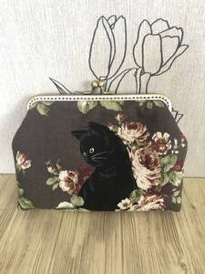 がま口 / ポーチ/ 小物入れ / ハンドメイド ☆ 黒猫&薔薇・モカ