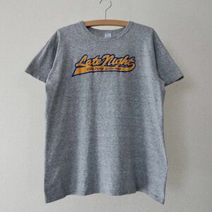 サイズ表記X-LARGE 80'sチャンピオン 88/12霜降りグレーボディ Late NightスクリプトプリントTシャツ USA製/ビンテージDavid Letterman XL