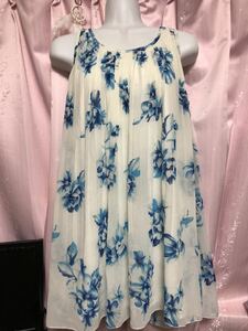  Cecil McBee CECIL McBEE spring summer pleat One-piece white × blue flower refreshing pretty common common lining equipped chiffon 