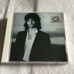 KENNY G「DUOTONES（デュオトーンズ）」　＊哀愁を帯びた甘くメロウな佳曲「ソングバード」を含む、ケニー・Gを代表する大ヒットアルバム