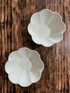 フラワーボウル ホワイト小鉢 2枚セット 和洋食器 美濃焼 オシャレ カフェ風