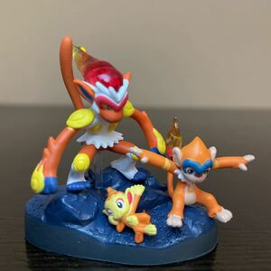 立体ポケモン図鑑 DP03 CAPSULE1 ヒコザル モウカザル ゴウカザル 中古品 と 関係ない台座 ポケモン フィギュア