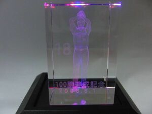 希少 限定 松坂大輔 100勝達成記念 3Dレーザークリスタル 西武ライオンズ　動作確認済み　クリスタルアート　元レッドソックス　