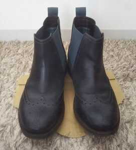 Clarks side-gore boots black 