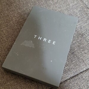 THREE 4Dプラス アイパレット 06