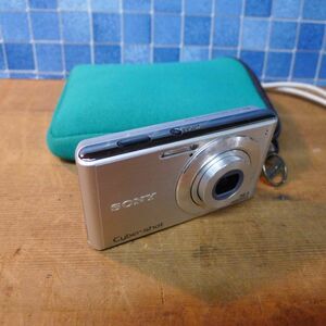 e116 SONY Cyber-shot DSC-W530/コンパクトデジタルカメラ/ソフトケース付/寸法：幅約10x高さ6x奥行3cm/60