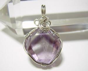  free shipping [ natural Phantom amethyst ] purple crystal wire pendant top tongue bru cut natural stone Power Stone ②