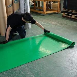 【訳あり 新品】カラーゴムシート 緑色 グリーン 厚さ5mm×幅1000mm×長さ4.9～5M　色区分による目印　滑り止め キズ防止などに最適