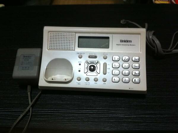 Uniden 留守番電話 UCT-105 本体とACアダプターと電話線