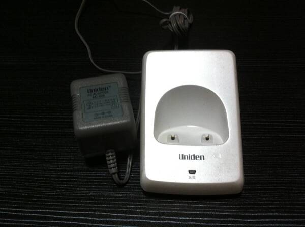 Uniden UCT-105HS コードレス増設子機用 充電台とACアダプター